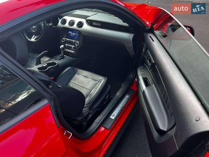 Купе Ford Mustang 2016 в Киеве