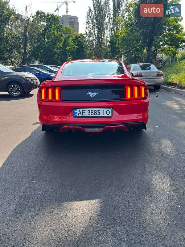 Купе Ford Mustang 2016 в Киеве