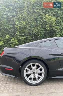 Купе Ford Mustang 2015 в 
