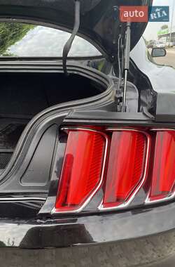 Купе Ford Mustang 2015 в 