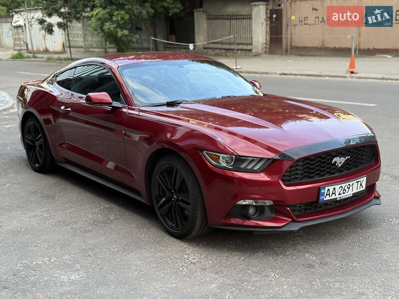 Купе Ford Mustang 2016 в 