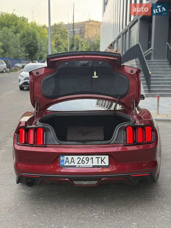 Купе Ford Mustang 2016 в Киеве