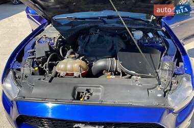 Купе Ford Mustang 2015 в 