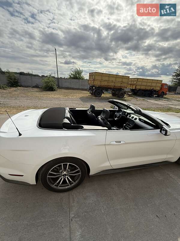 Кабриолет Ford Mustang 2016 в Кривом Роге фото 16 Кабриолет Ford Mustang 2016 в Кривом Роге