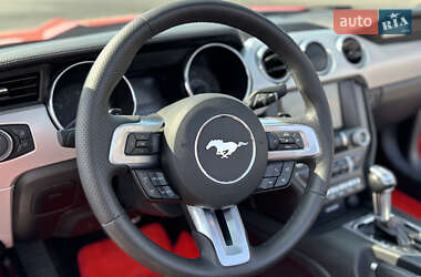 Кабриолет Ford Mustang 2016 в 