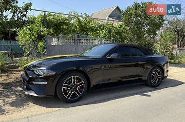 Кабриолет Ford Mustang 2019 в 