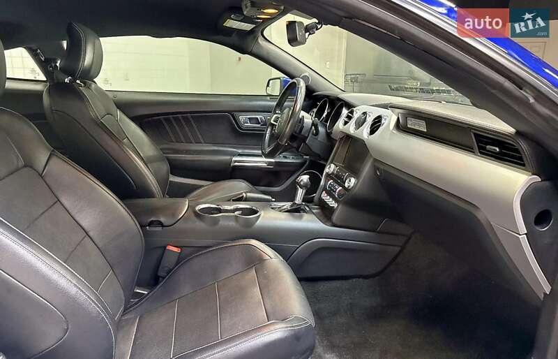 Купе Ford Mustang 2015 в Львове