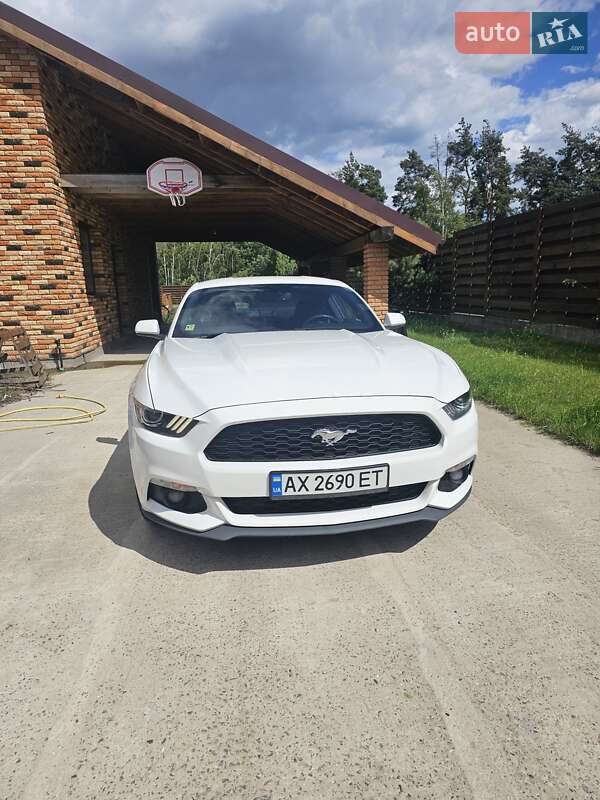 Купе Ford Mustang 2015 в Киеве