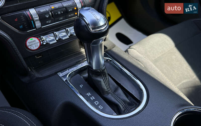 Купе Ford Mustang 2015 в Львове