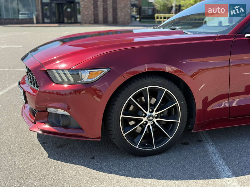 Купе Ford Mustang 2015 в Києві фото 9 Купе Ford Mustang 2015 в Києві