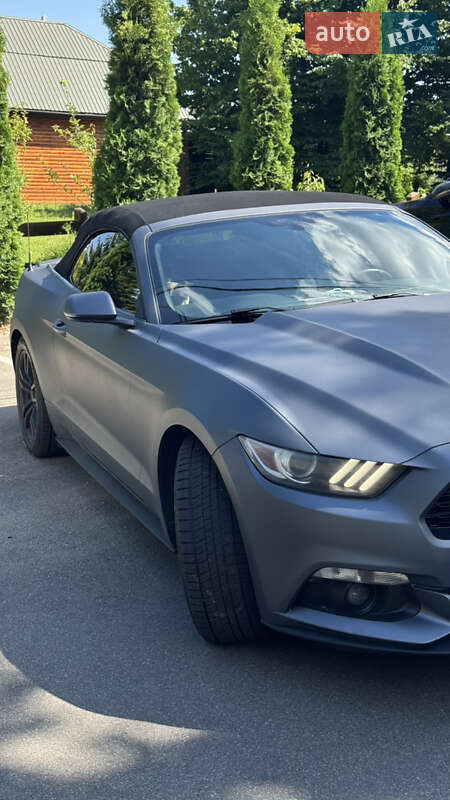 Кабриолет Ford Mustang 2015 в Киеве