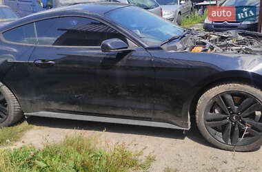Купе Ford Mustang 2015 в 