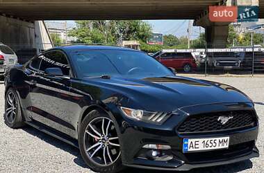 Купе Ford Mustang 2017 в 