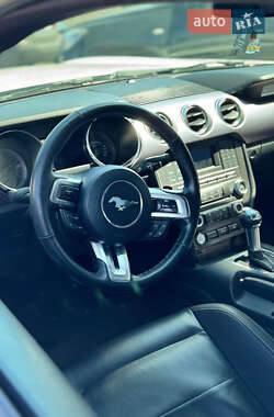 Купе Ford Mustang 2015 в 