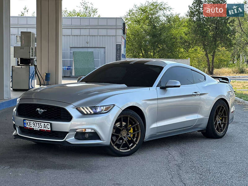 Купе Ford Mustang 2016 в 