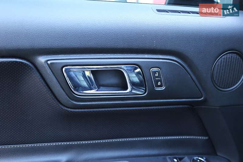 Купе Ford Mustang 2015 в Києві