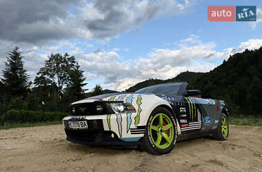 Кабриолет Ford Mustang 2010 в 