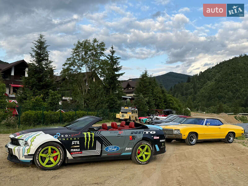 Кабріолет Ford Mustang 2010 в Києві