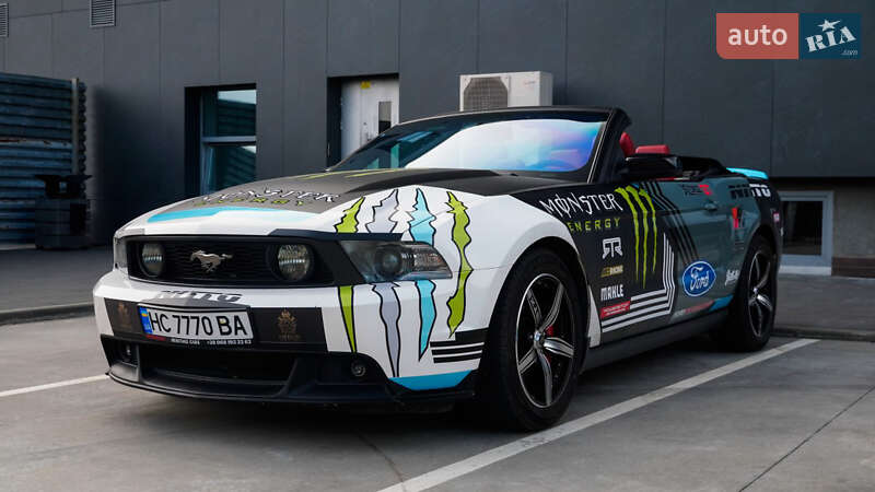 Кабріолет Ford Mustang 2010 в Києві