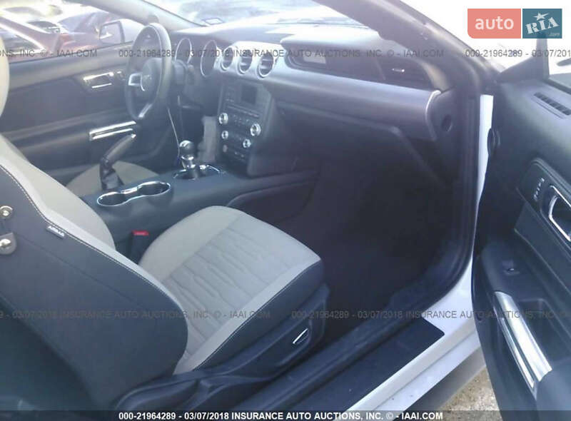Купе Ford Mustang 2015 в Киеве фото 15 Купе Ford Mustang 2015 в Киеве