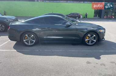 Купе Ford Mustang 2015 в 