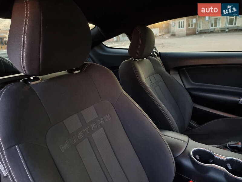Купе Ford Mustang 2018 в Києві