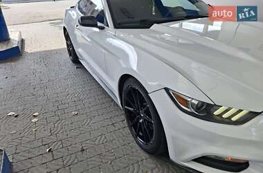 Купе Ford Mustang 2015 в 
