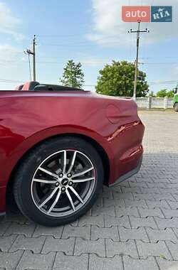 Кабриолет Ford Mustang 2016 в 