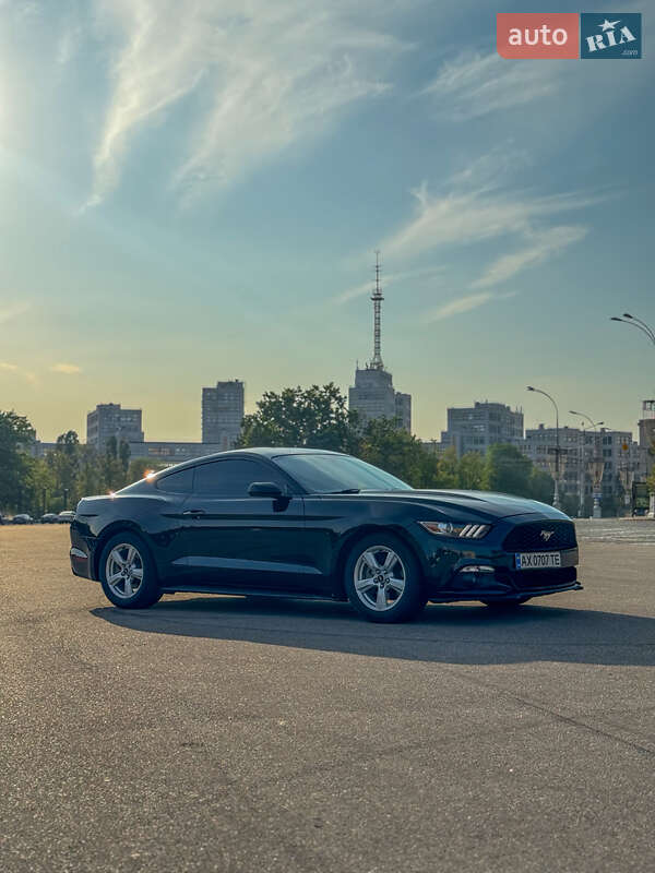 Купе Ford Mustang 2016 в 