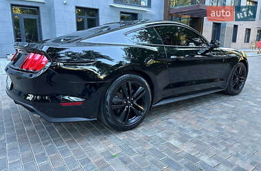 Купе Ford Mustang 2014 в 