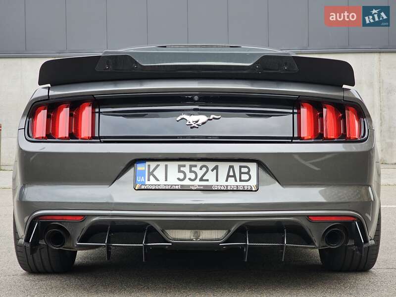 Купе Ford Mustang 2016 в Киеве