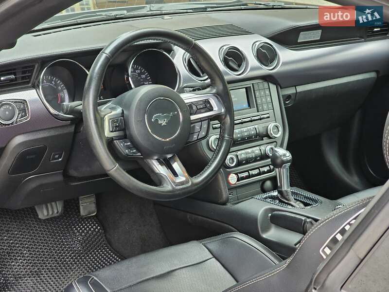 Купе Ford Mustang 2016 в Киеве