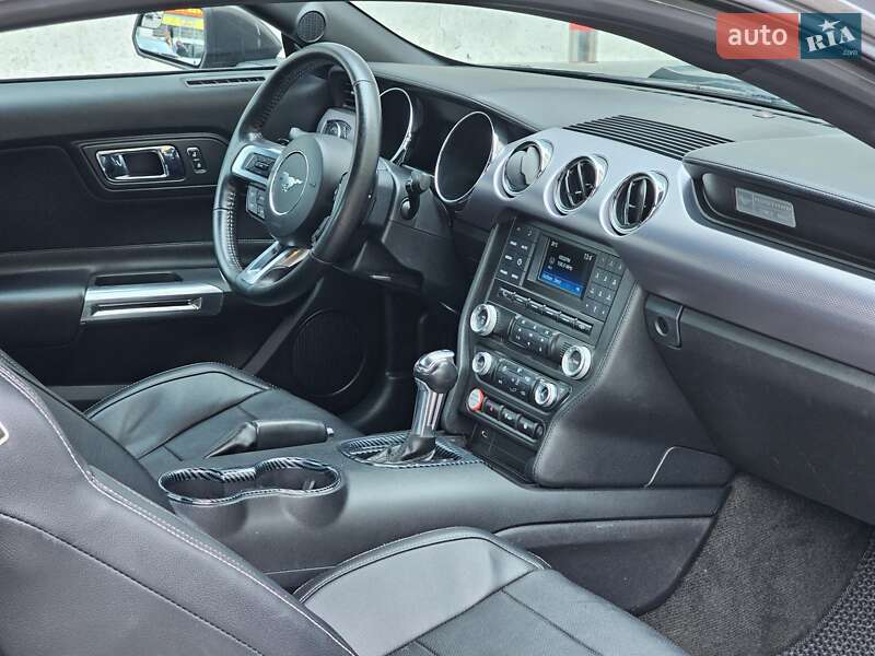 Купе Ford Mustang 2016 в Киеве