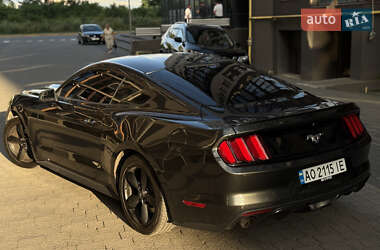 Купе Ford Mustang 2015 в 