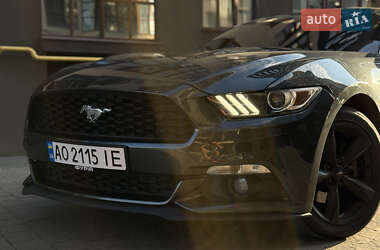 Купе Ford Mustang 2015 в 