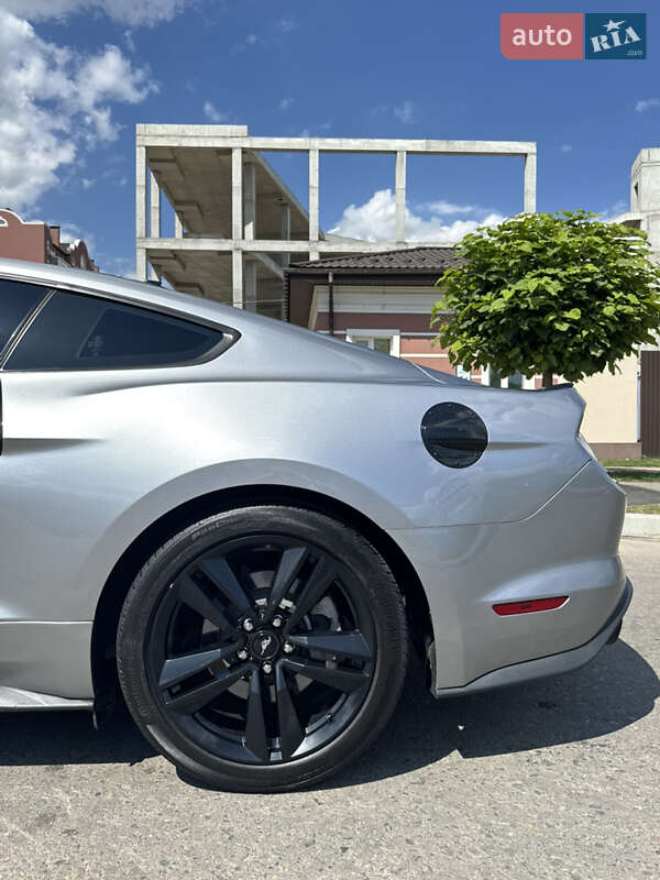 Купе Ford Mustang 2021 в Киеве фото 17 Купе Ford Mustang 2021 в Киеве