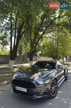 Купе Ford Mustang 2015 в 