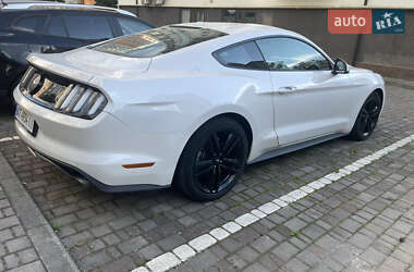 Купе Ford Mustang 2017 в 