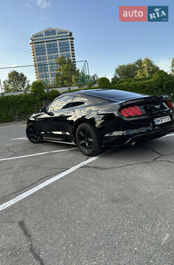 Купе Ford Mustang 2015 в 
