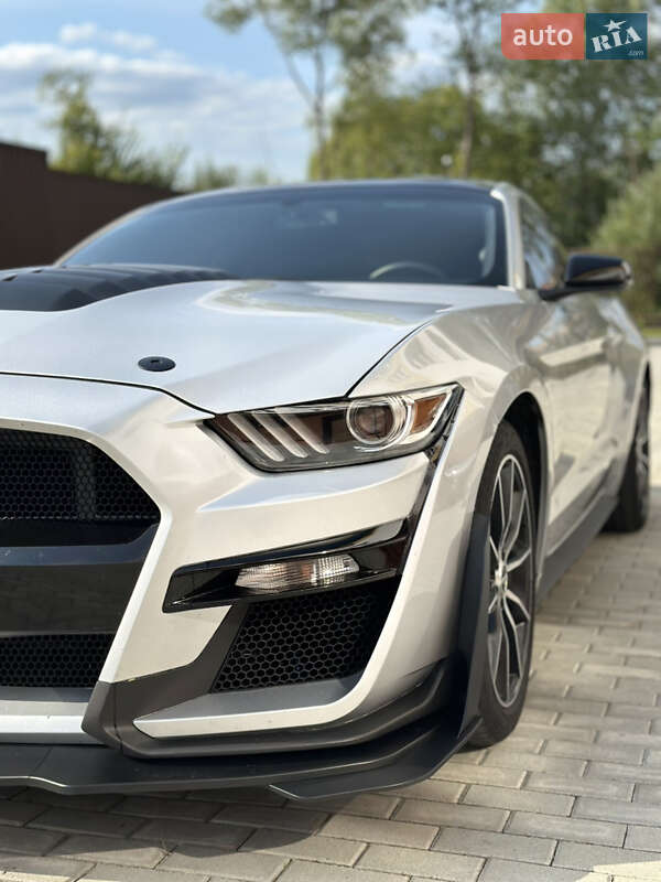 Купе Ford Mustang 2016 в Львове