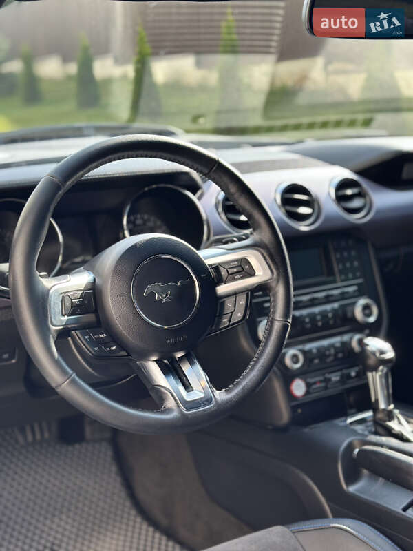 Купе Ford Mustang 2016 в Львове