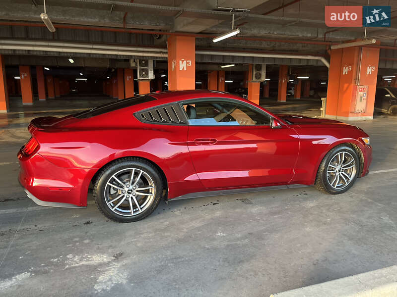 Купе Ford Mustang 2016 в Львове