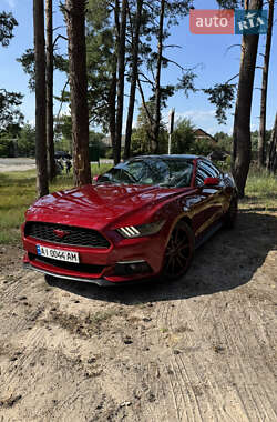Купе Ford Mustang 2015 в 