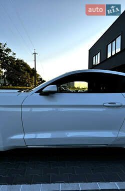 Купе Ford Mustang 2016 в 