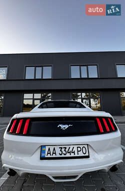 Купе Ford Mustang 2016 в 