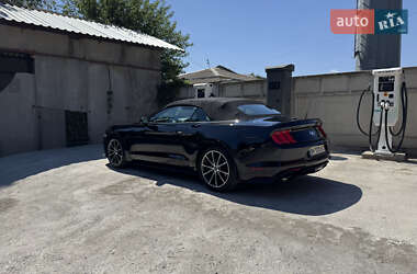 Кабриолет Ford Mustang 2019 в 