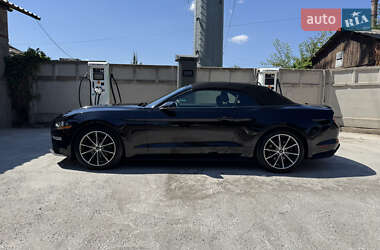 Кабриолет Ford Mustang 2019 в 