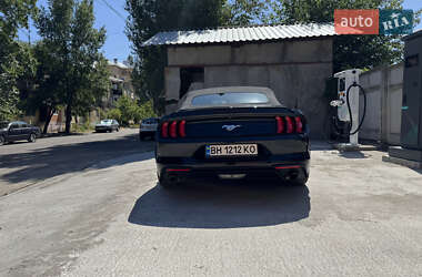Кабриолет Ford Mustang 2019 в 
