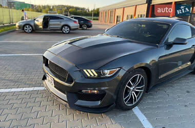Купе Ford Mustang 2015 в 
