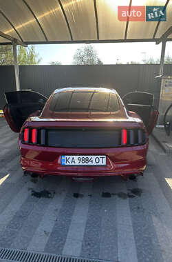Купе Ford Mustang 2015 в 